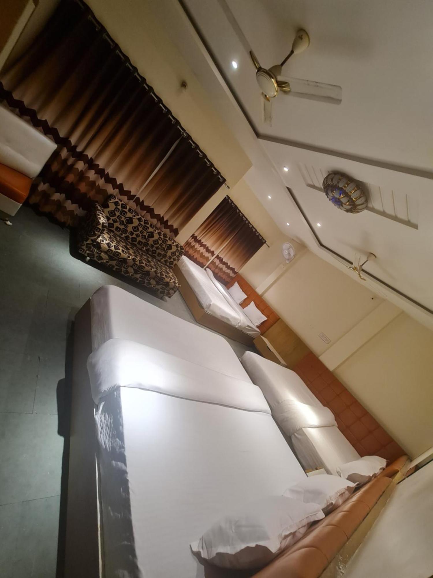 Hotel Empire Ujjain Luaran gambar