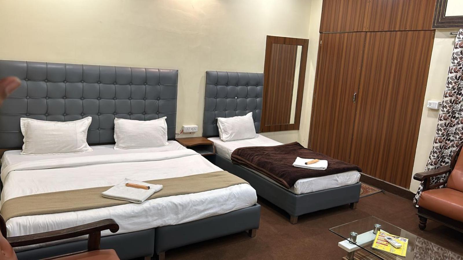 Hotel Empire Ujjain Luaran gambar