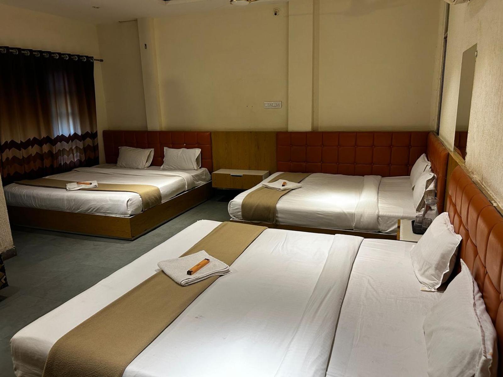 Hotel Empire Ujjain Luaran gambar