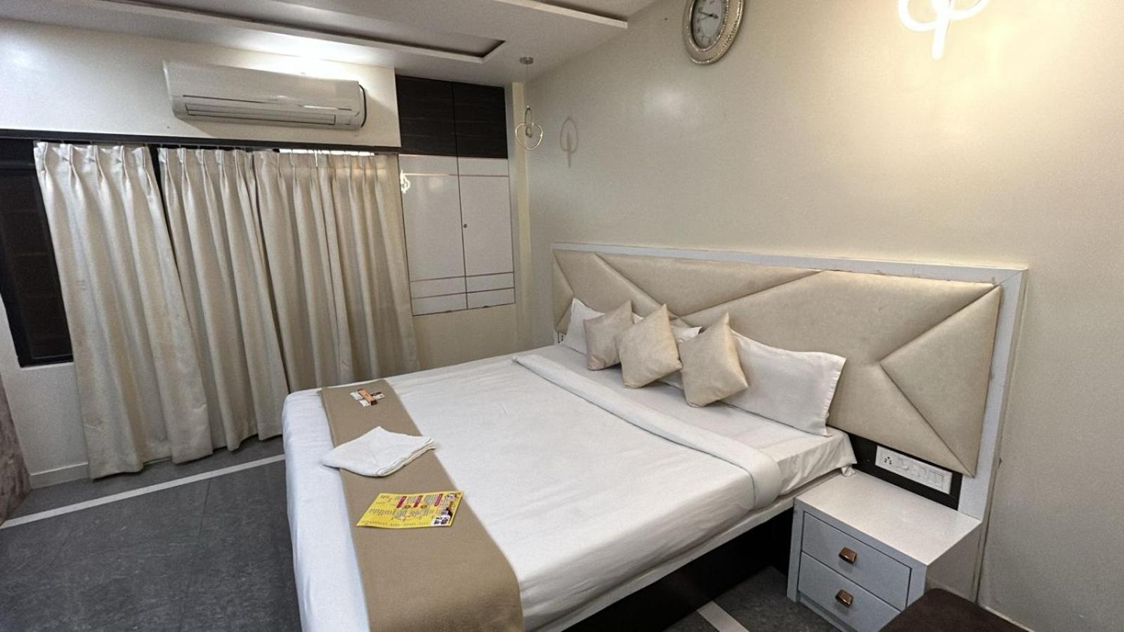 Hotel Empire Ujjain Luaran gambar