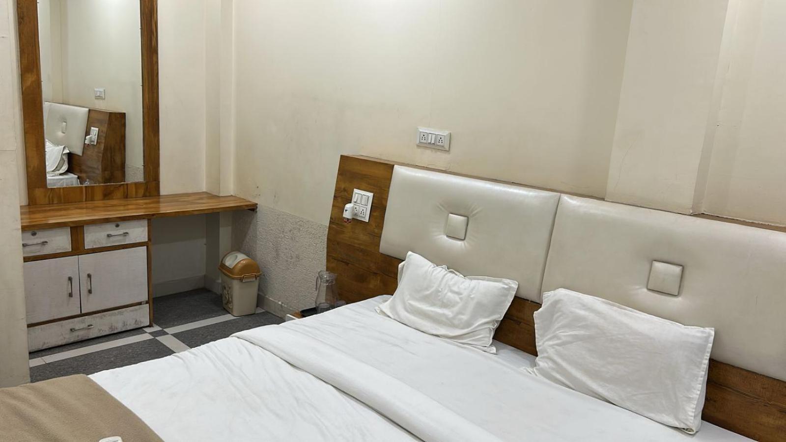 Hotel Empire Ujjain Luaran gambar