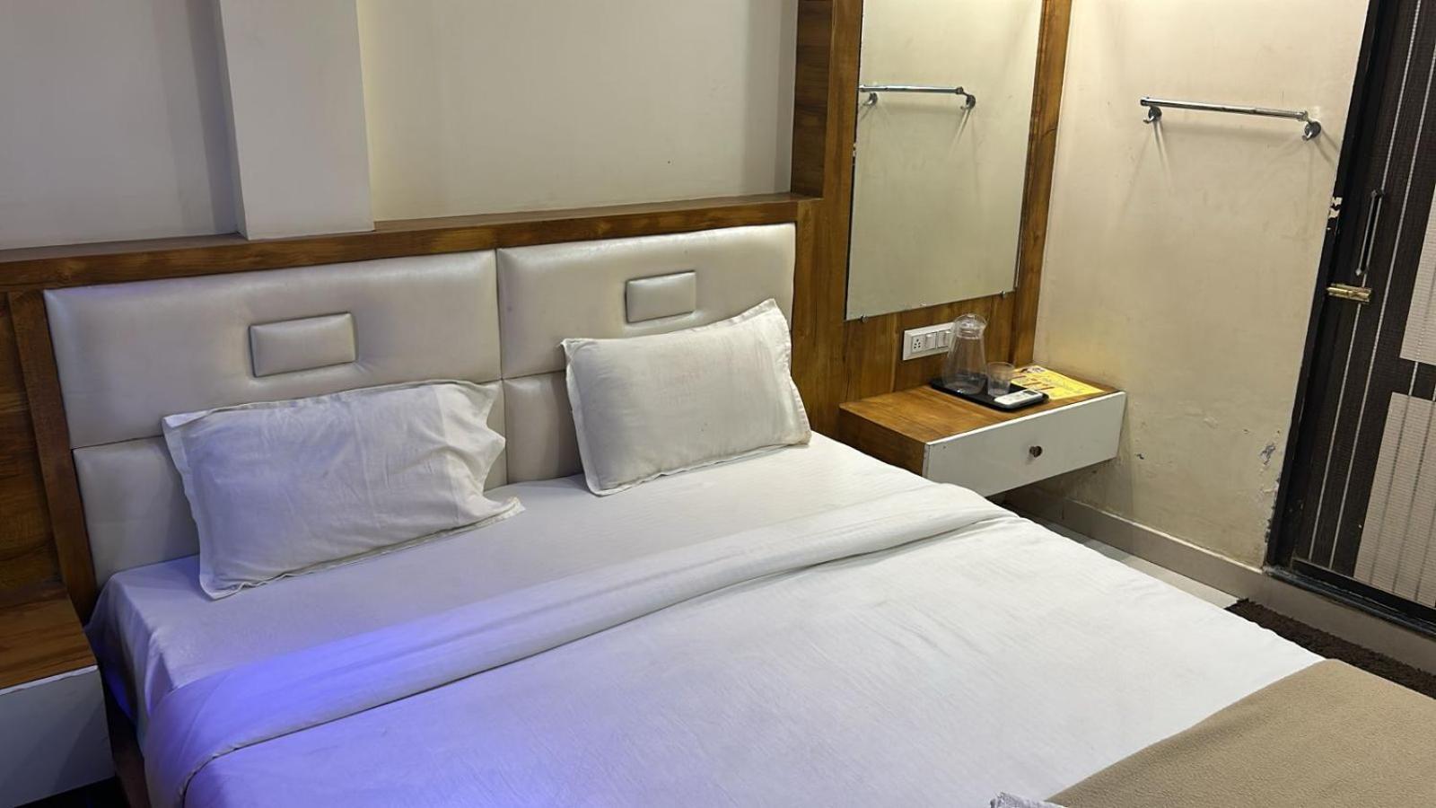Hotel Empire Ujjain Luaran gambar