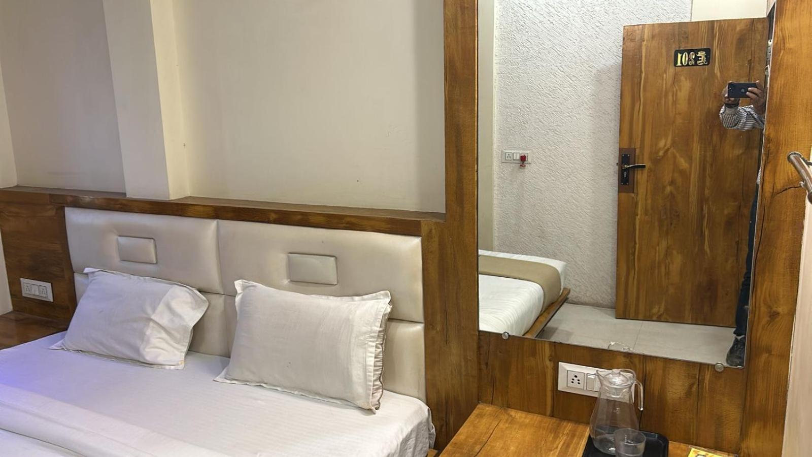 Hotel Empire Ujjain Luaran gambar