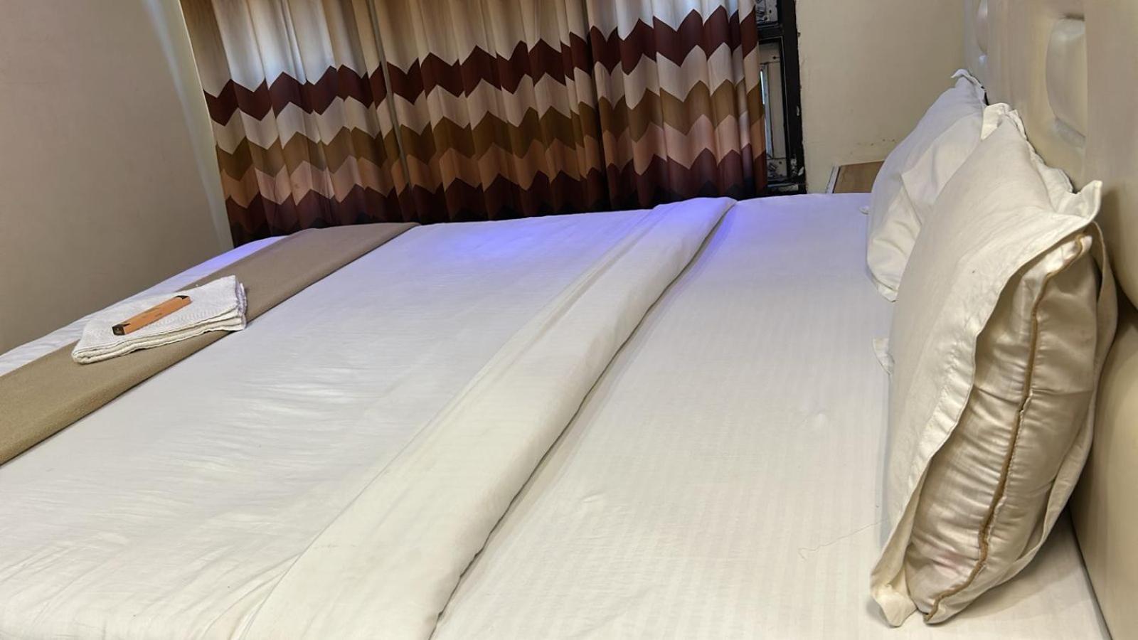 Hotel Empire Ujjain Luaran gambar