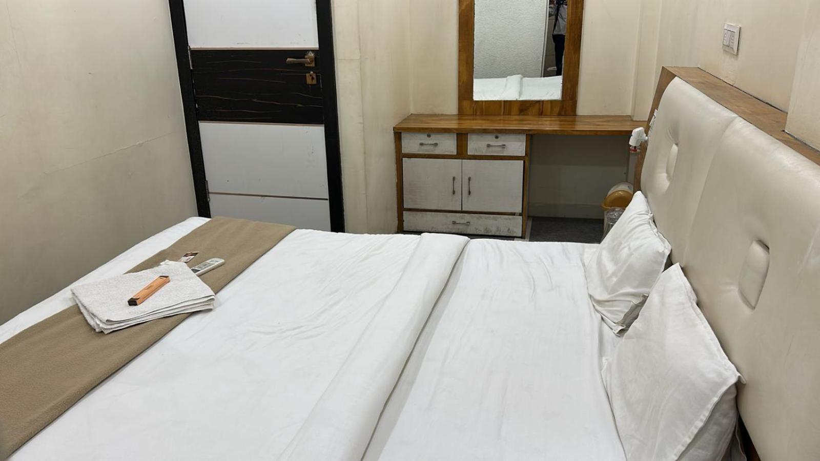 Hotel Empire Ujjain Luaran gambar