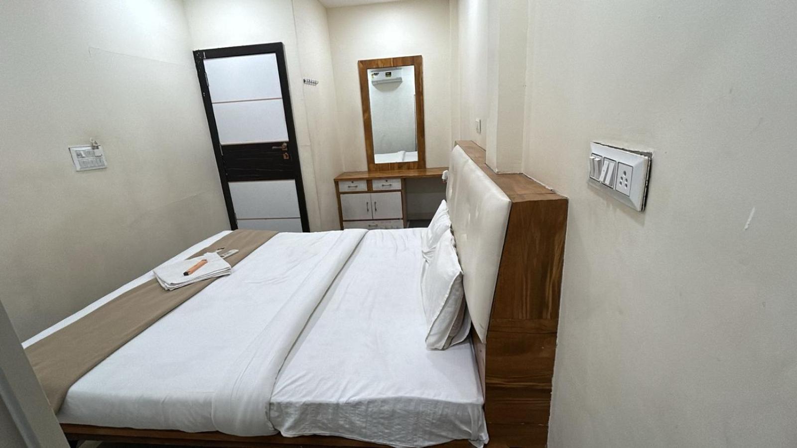 Hotel Empire Ujjain Luaran gambar