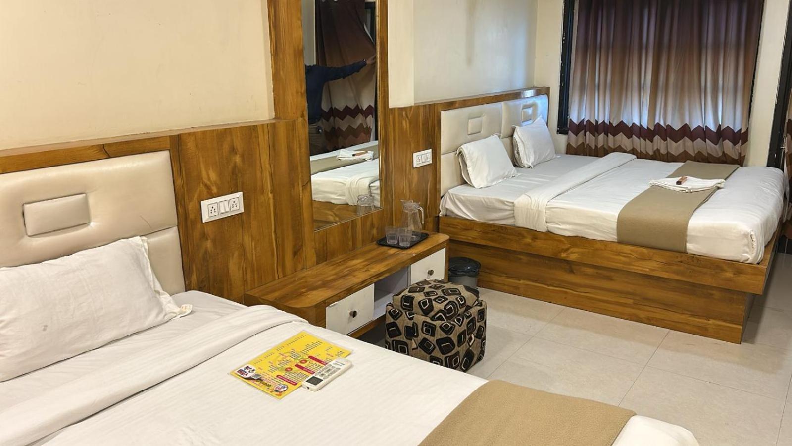 Hotel Empire Ujjain Luaran gambar