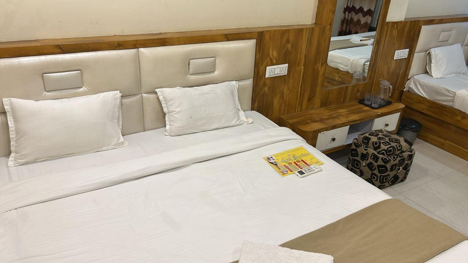 Hotel Empire Ujjain Luaran gambar
