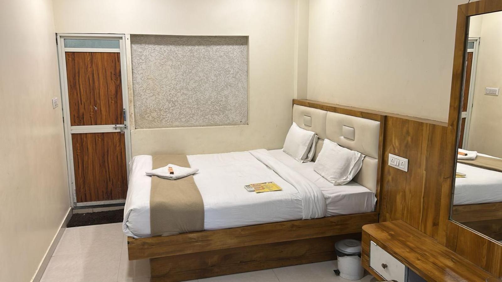 Hotel Empire Ujjain Luaran gambar