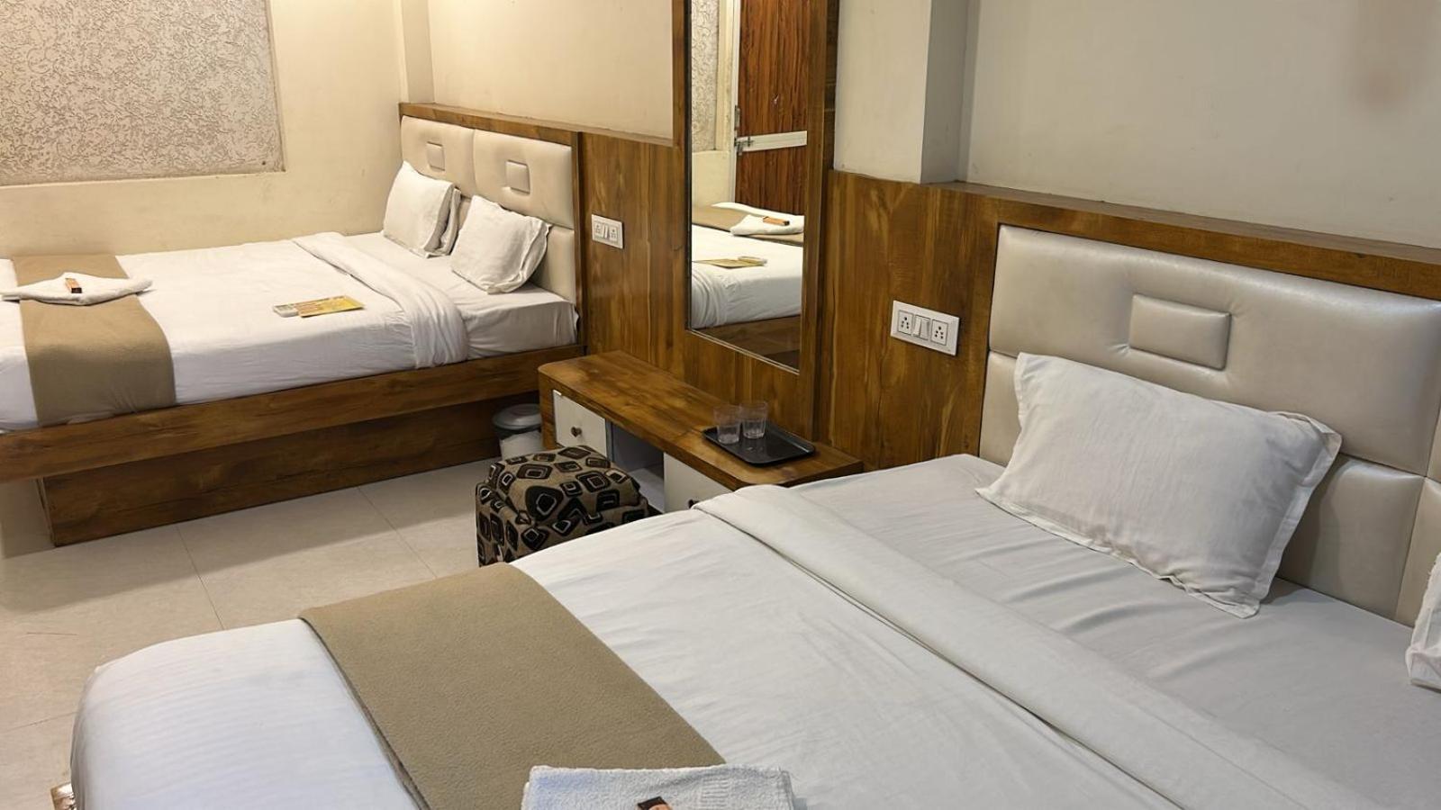 Hotel Empire Ujjain Luaran gambar