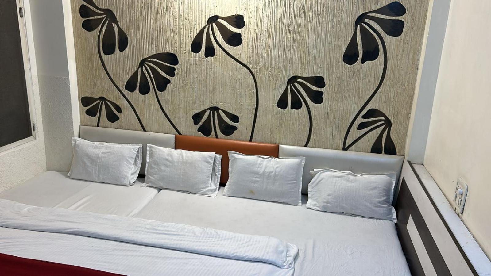 Hotel Empire Ujjain Luaran gambar